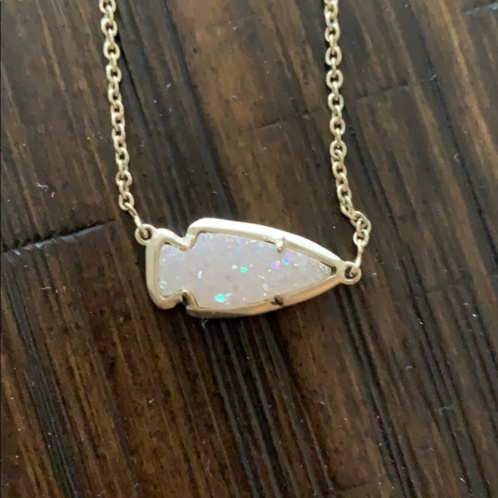 Kendra Scott - druzy, arrow! Gold and white!